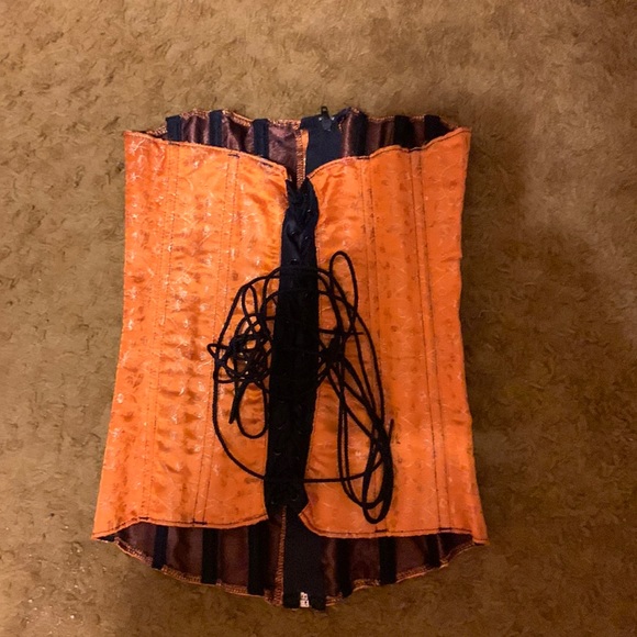 Halloween costume.  Top size small - Picture 1 of 2